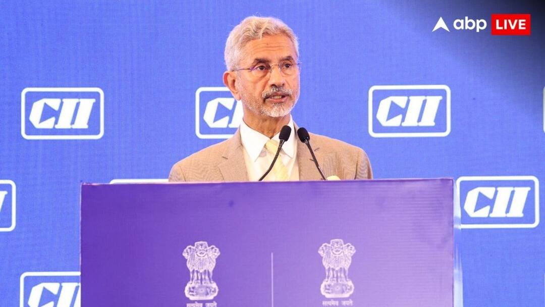 India's Foreign Policy: 'रूस हो या यूक्रेन, इजरायल हो या ईरान, हमारी सभी से बातचीत', भारत की विदेश नीति पर क्या-क्या बोले एस जयशंकर? S Jaishankar says India can engage Russia Ukraine Israel Iran with non alignment foreign policy India's Foreign Policy: 'रूस हो या यूक्रेन, इजरायल हो या ईरान, हमारी सभी से बातचीत', भारत की विदेश नीति पर क्या-क्या बोले एस जयशंकर?