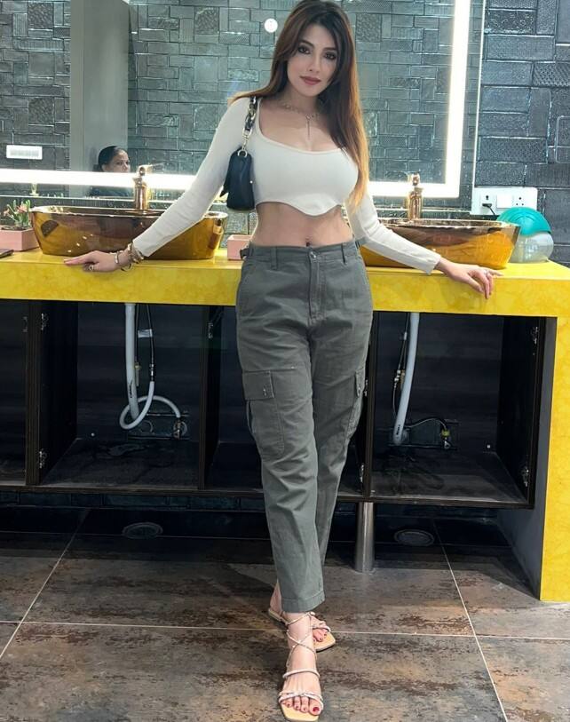 Ishan Kishan Girlfriend Aditi Hundia Pictures: असं रुपडं देखणं... काय सुंदर दिसते राव, ईशान किशनची गर्लफ्रेंड; क्रिकेटच्या फ्यूचर वाईफचे हॉट अन् ब्युटीफुल PHOTOs