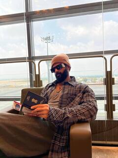 Vijay Deverakonda: 'కింగ్ డమ్' సాంగ్ షూటింగ్ కోసం శ్రీలంకకు విజయ్ దేవరకొండ - రౌడీ ట్రెండ్ సమ్మర్ డ్రెస్‌లో స్టైలిష్‌ ఐకాన్‌గా..