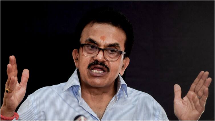 Kunal Kamra Controversy sanjay nirupam demands to withdraw statement against eknath shinde Kunal Kamra Row: 'कुणाल कामरा ने अगर टिप्पणी वापस नहीं ली तो गुरुगाम में...', संजय निरुपम की कॉमेडियन को चेतावनी
