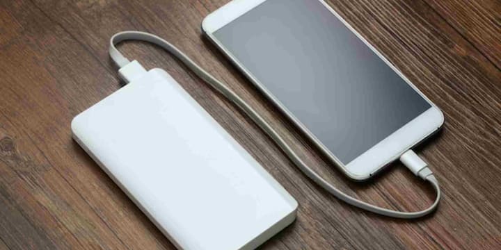 लैंडिंग के बाद इमरजेंसी रिस्पॉन्डर्स मौके पर पहुंचे. सौभाग्य से इस घटना में कोई हताहत नहीं हुआ और यात्रियों को शटल बस के जरिए टर्मिनल तक पहुंचाया गया.