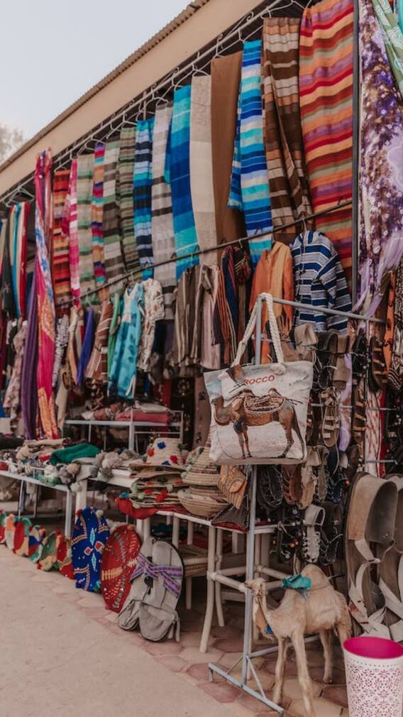 लड़कियों से लेकर लड़कों तक, मुंबई की ये 5 स्ट्रीट मार्केट्स हैं शॉपिंग के लिए परफेक्ट