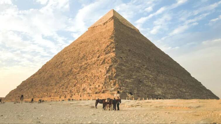 Another world hidden beneath the Egyptian pyramids scientists claim creates sensation मिस्र के पिरामिडों के नीचे छिपी 'दूसरी दुनिया', वैज्ञानिकों के दावे से मची सनसनी!