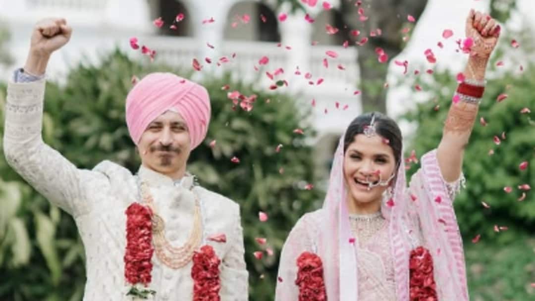 Ayesha Kapur, Amitabh Bachchan’s Co-Star From Black, Marries Boyfriend Adam Oberoi Ayesha Kapur, Amitabh Bachchan’s Co-Star From Black, Marries Boyfriend Adam Oberoi
