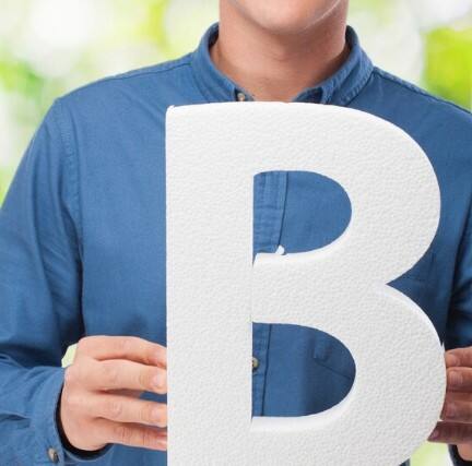 ਵਿਟਾਮਿਨ B-12 ਸਪਲੀਮੈਂਟ ਲੈਣ ਦਾ ਸਭ ਤੋਂ ਵਧੀਆ ਸਮਾਂ ਸਵੇਰ ਦਾ ਹੁੰਦਾ ਹੈ। ਇਹ ਵਿਟਾਮਿਨ ਸਾਰਾ ਦਿਨ ਤੱਕ ਸਰੀਰ ਨੂੰ ਉਰਜਾ ਪ੍ਰਦਾਨ ਕਰਦਾ ਹੈ ਅਤੇ ਤੁਹਾਨੂੰ ਫਿੱਟ ਰੱਖਣ ਵਿੱਚ ਮਦਦ ਕਰਦਾ ਹੈ। ਸਵੇਰੇ ਇਸ ਸਪਲੀਮੈਂਟ ਨੂੰ ਲੈਣ ਨਾਲ ਥਕਾਵਟ ਦੂਰ ਹੋ ਜਾਂਦੀ ਹੈ। ਇਸ ਸਪਲੀਮੈਂਟ ਦੀ ਮਦਦ ਨਾਲ ਸਰੀਰ ਵਿੱਚ ਮੇਲਾਟੋਨਿਨ ਨਾਂ ਦੇ ਤੱਤ ਦਾ ਉਤਪਾਦਨ ਹੁੰਦਾ ਹੈ, ਜੋ ਚੰਗੀ ਨੀਂਦ ਲੈਣ ਵਿੱਚ ਮਦਦਗਾਰ ਸਾਬਤ ਹੁੰਦਾ ਹੈ।