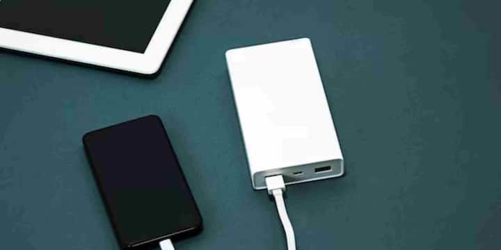 हांगकांग के सिविल एविएशन डिपार्टमेंट ने मामले की गंभीरता से जांच करने की बात कही है. एयरलाइन ने घटना की रिपोर्ट दर्ज कराकर जल्द ही अधिकारियों को जांच रिपोर्ट सौंपने की पुष्टि की है.