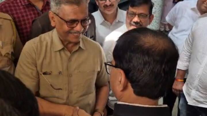 नाशिकला शिवसेनेचे दोन दिवसीय विभागीय शिबीर लवकरच होणार आहे. त्यानिमित्ताने पाहणी करण्यासाठी आलो असल्याची माहिती संजय राऊत यांनी दिली आहे.