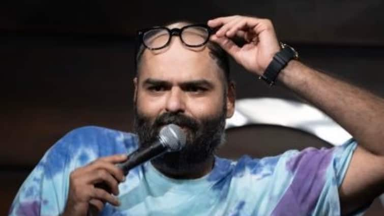 Kunal Kamra Row: Shiv Sena Activists Protest Parody Song, Threaten to Blacken Comedian's Face In MP