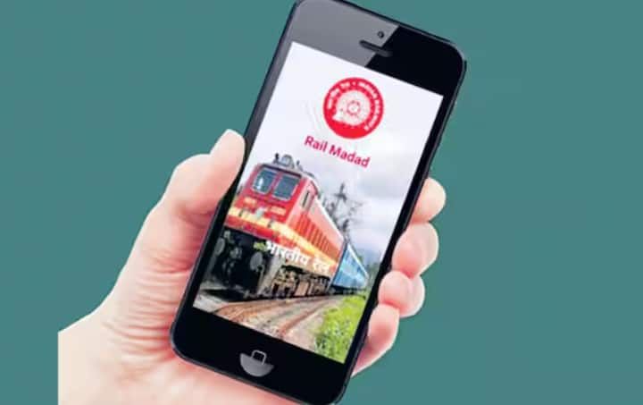 ਜੇਕਰ ਤੁਹਾਡਾ ਸਾਮਾਨ ਰੇਲਗੱਡੀ ਰਾਹੀਂ ਯਾਤਰਾ ਕਰਦੇ ਸਮੇਂ ਕਿਤੇ ਰਹਿ ਗਿਆ ਹੈ ਜਾਂ ਗੁਆਚ ਗਿਆ ਹੈ। ਫਿਰ ਤੁਹਾਨੂੰ ਇਸ ਸੰਬੰਧੀ ਰੇਲ ਮਦਦ ਐਪ ਰਾਹੀਂ ਸ਼ਿਕਾਇਤ ਦਰਜ ਕਰਵਾਉਣੀ ਚਾਹੀਦੀ ਹੈ। ਤੁਸੀਂ ਅਧਿਕਾਰਤ ਵੈੱਬਸਾਈਟ https://railmadad.indianrailways.gov.in/madad/final/home.jsp 'ਤੇ ਵੀ ਸ਼ਿਕਾਇਤ ਦਰਜ ਕਰਵਾ ਸਕਦੇ ਹੋ।