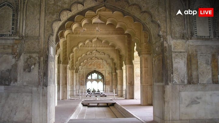 बुरहान गढ़ का किला मध्य प्रदेश असीरगढ़ के किले के रास्ते में ही पड़ता है. छावा फिल्म में भी इसके लिए के बारे में बताया गया है.