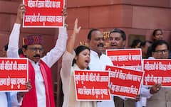 एक सांसद को सैलरी के अलावा मिलते हैं कौन-कौन से भत्ते? हर महीने कितनी होती है टोटल कमाई