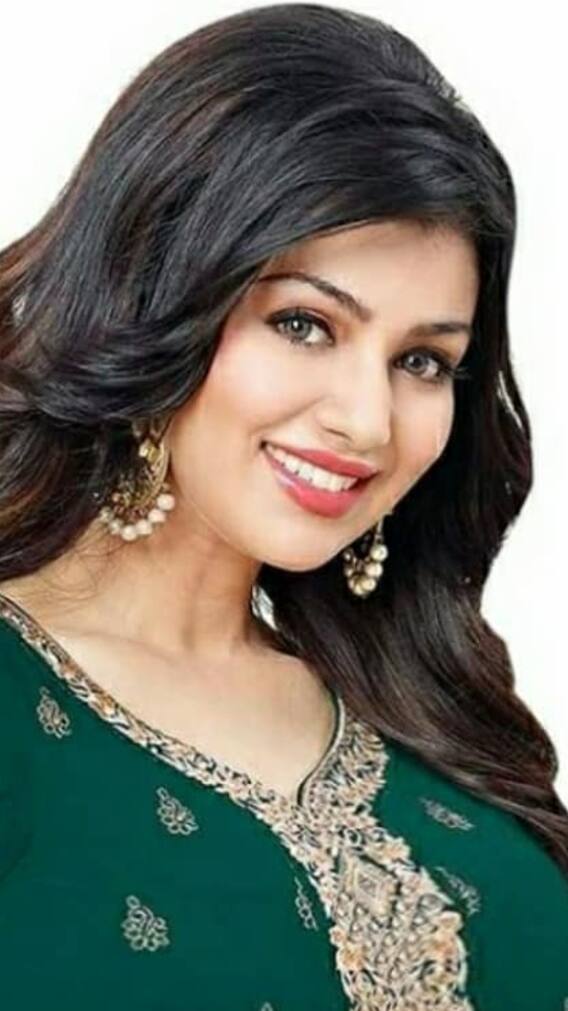 प्यार के लिए इन सेलेब्स ने तोड़ी थी धर्म की दीवार