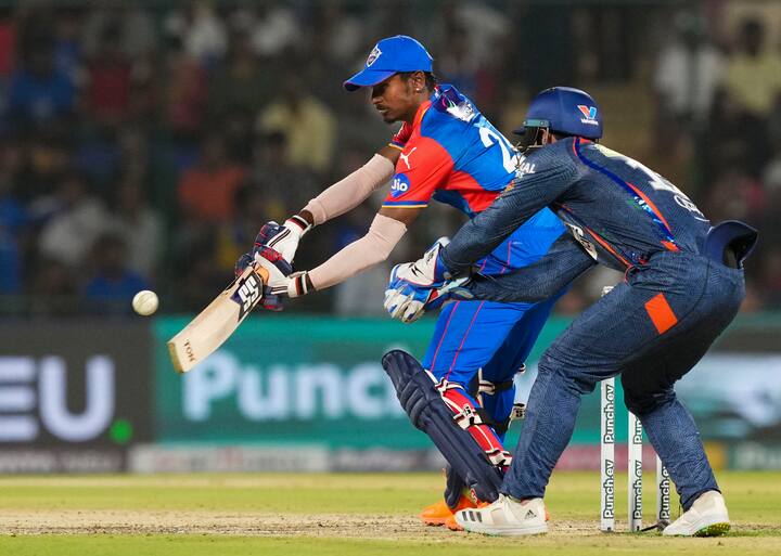 दिल्ली कैपिटल्स और लखनऊ सुपर जायंट्स के बीच 24 मार्च यानी सोमवार को मैच खेला जाएगा. मैच की शुरुआत 7:30 बजे से होगी. इससे पहले 6:30 बजे विशाखापट्टनम मैदान में बॉलीवुड के दो बहुत बड़े सिंगर अपने सिंगिंग से दर्शकों का मनोरंजन करेंगे.