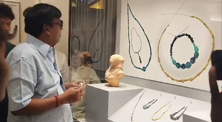 Actor Vadivelu enjoyed visiting the Keeladi Museum tnn ‘நான் அப்படியே ஷாக் ஆயிட்டேன்’ கீழடி அருங்காட்சியகத்தை பார்த்து பிரமித்த வைகை புயல் வடிவேலு