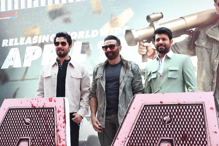 बता दें कि सनी देओल और रणदीप हुड्डा की ये फिल्म ‘जाट’ अगले महीने यानि 10 अप्रैल को सिनेमाघरों में दस्तक देने वाली है. जिसका फैंस को बेसब्री इंतजार है.