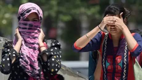 હવામાનને લઇને આગાહી છે કે, ઉત્તર-પશ્ચિમથી ઉત્તર ગરમ સૂકા પવનો શરૂ થયા છે જેના કારણે રાજ્યમાં હજુ પણ ગરમીનો પારો ઉંચો જશે અને રાત્રિના સમયે ગરમી અને બફારાનું પ્રમાણ વધશે.