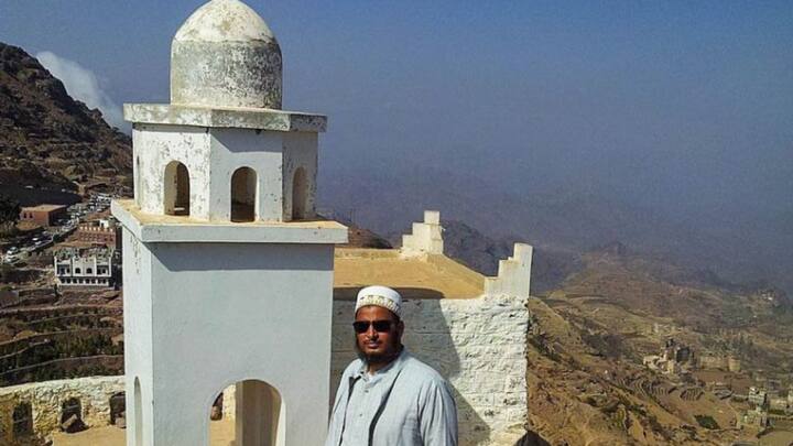 इस गांव में प्राचीन और आधुनिक वास्तुकला का संगम देखने को मिलता है. अगर आपको मौका मिले तो यहां जरूर आएं.