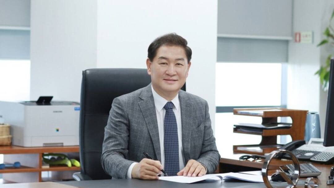 Samsung Electronics के सह-सीईओ Han Jong-hee का हार्ट अटैक से निधन, अब यह व्यक्ति संभालेगा कंपनी Samsung Co-CEO Han Jong-hee Passes Away Due to Heart Attack leaving Jun Young-hyun solely in charge Samsung Electronics के सह-सीईओ Han Jong-hee का हार्ट अटैक से निधन, अब यह व्यक्ति संभालेगा कंपनी