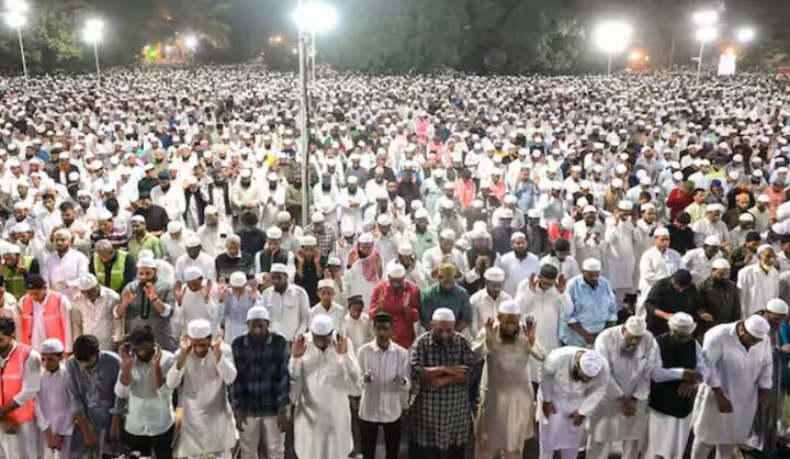 ਭਾਜਪਾ ਦੇ ਜਨਰਲ ਸਕੱਤਰ ਦੁਸ਼ਯੰਤ ਗੌਤਮ ਨੇ ਕਿਹਾ, 'ਪ੍ਰਧਾਨ ਮੰਤਰੀ ਮੋਦੀ ਨਵਰਾਤਰੀ ਦੌਰਾਨ ਹਿੰਦੂਆਂ ਅਤੇ ਕ੍ਰਿਸਮਸ ਵਾਲੇ ਦਿਨ ਈਸਾਈਆਂ ਦਾ ਧਿਆਨ ਰੱਖਦੇ ਹਨ।' ਸਾਰੇ ਮੁਸਲਮਾਨ ਮੋਦੀ ਨੂੰ ਪਿਆਰ ਕਰਦੇ ਹਨ ਕਿਉਂਕਿ ਉਹ ਕਿਸੇ ਇੱਕ ਧਰਮ ਨਾਲ ਜੁੜੇ ਨਹੀਂ ਹਨ।