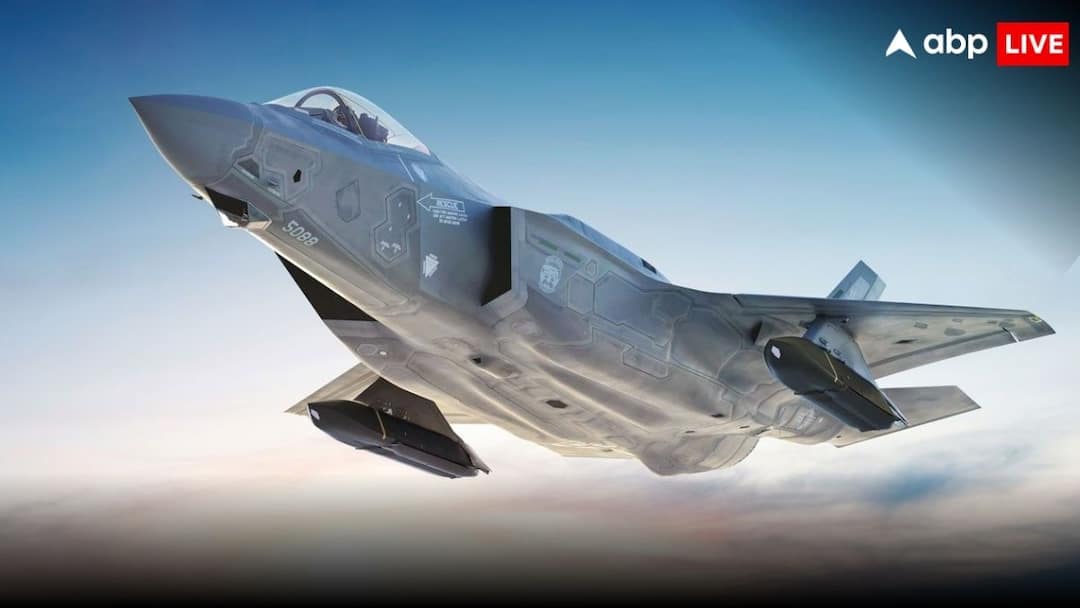 ट्रंप का टैरिफ वाला फैसला भारत की लगाएगा लॉटरी! सस्ते दामों में मिलेंगे ये खतरनाक फाइटर जेट donald trump tariff decision f-35 fighter jets available at cheap prices for india ट्रंप का टैरिफ वाला फैसला भारत की लगाएगा लॉटरी! सस्ते दामों में मिलेंगे ये खतरनाक फाइटर जेट