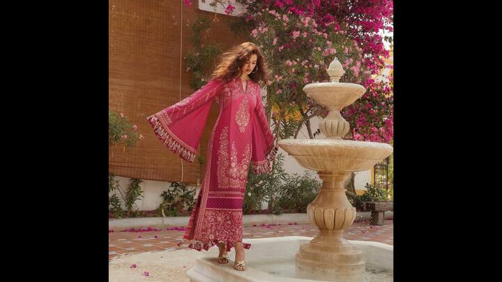 5. Disha Patani: Disha wore a kaftan kurta set that had beautiful intricate embroidery. The dramatic sleeves and tassel detailing added charm to the outfit. The outfit had traditional patters that gave a sophisticated look, making it a great option for festive occasions. (Image Source: Instagram/@dishapatani)