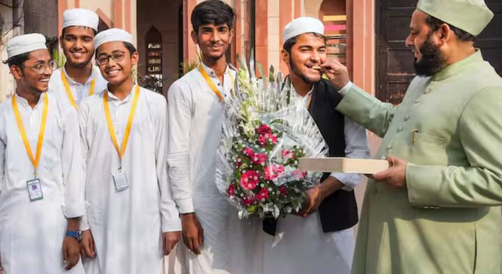 ਸੌਗਾਤ-ਏ-ਮੋਦੀ ਮੁਹਿੰਮ ਦੇਸ਼ ਦੀ ਰਾਜਧਾਨੀ ਦਿੱਲੀ ਤੋਂ ਸ਼ੁਰੂ ਕੀਤੀ ਗਈ ਸੀ। ਇਸ ਦੌਰਾਨ ਭਾਜਪਾ ਘੱਟ ਗਿਣਤੀ ਮੋਰਚੇ ਦੇ ਰਾਸ਼ਟਰੀ ਪ੍ਰਧਾਨ ਜਮਾਲ ਸਿੱਦੀਕੀ, ਮੋਰਚੇ ਦੇ ਇੰਚਾਰਜ ਅਤੇ ਭਾਜਪਾ ਜਨਰਲ ਸਕੱਤਰ ਦੁਸ਼ਯੰਤ ਗੌਤਮ ਤੋਂ ਇਲਾਵਾ ਕਈ ਭਾਜਪਾ ਆਗੂ ਮੌਜੂਦ ਸਨ।