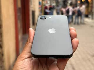 Apple કંપની લાવી રહી છે વળી શકે તેવો આઇફોન, હશે સૌથી પાતળો અને આ દિવસે થશે લૉન્ચ