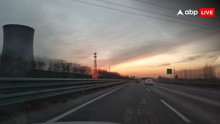 56 किलोमीटर लंबे एक्सप्रेसवे को छह लेन के राजमार्ग के रूप में डिजाइन किया गया है, जिसमें जरूरत पड़ने पर इसे आठ लेन तक विस्तारित करने का प्रावधान है. अनुमानित परियोजना लागत लगभग 633 करोड़ रुपये है.