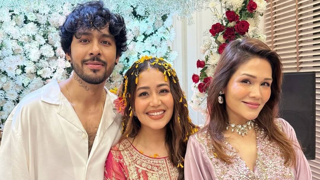 'Artist Maryada Mein...': Tony Kakkar Shares Cryptic Posts After Neha Kakkar Breaks Down At Melbourne Concert Tony Kakkar Shares Cryptic Posts After Neha Kakkar Breaks Down At Melbourne Concert Viral Video 'Artist Maryada Mein...': Tony Kakkar Shares Cryptic Posts After Neha Kakkar Breaks Down At Melbourne Concert