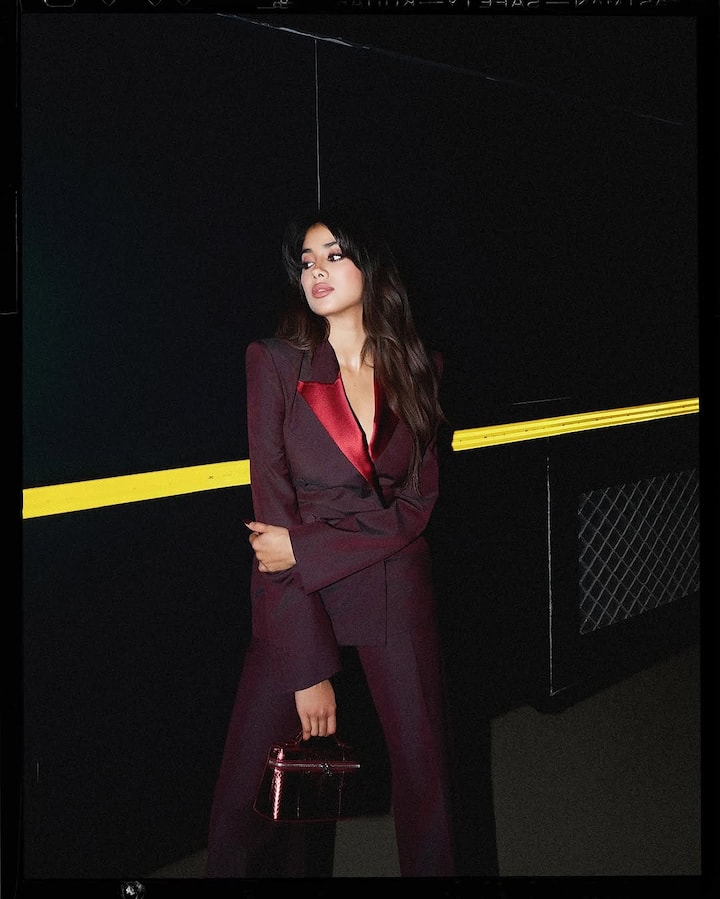 For her latest look, Janhvi opted for an Alexander McQueen pantsuit that radiated nothing short of confidence.