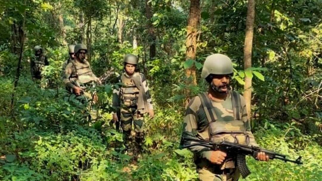 बीजापुर मुठभेड़ में मारा गया 25 लाख का इनामी नक्सली सुधाकर, इन बड़ी वारदातों का था मास्टरमाइंड Chhattisgarh Maoist Sudhakar alias Murali was shot dead in Bijapur Encounter in Dantewada ANN बीजापुर मुठभेड़ में मारा गया 25 लाख का इनामी नक्सली सुधाकर, इन बड़ी वारदातों का था मास्टरमाइंड