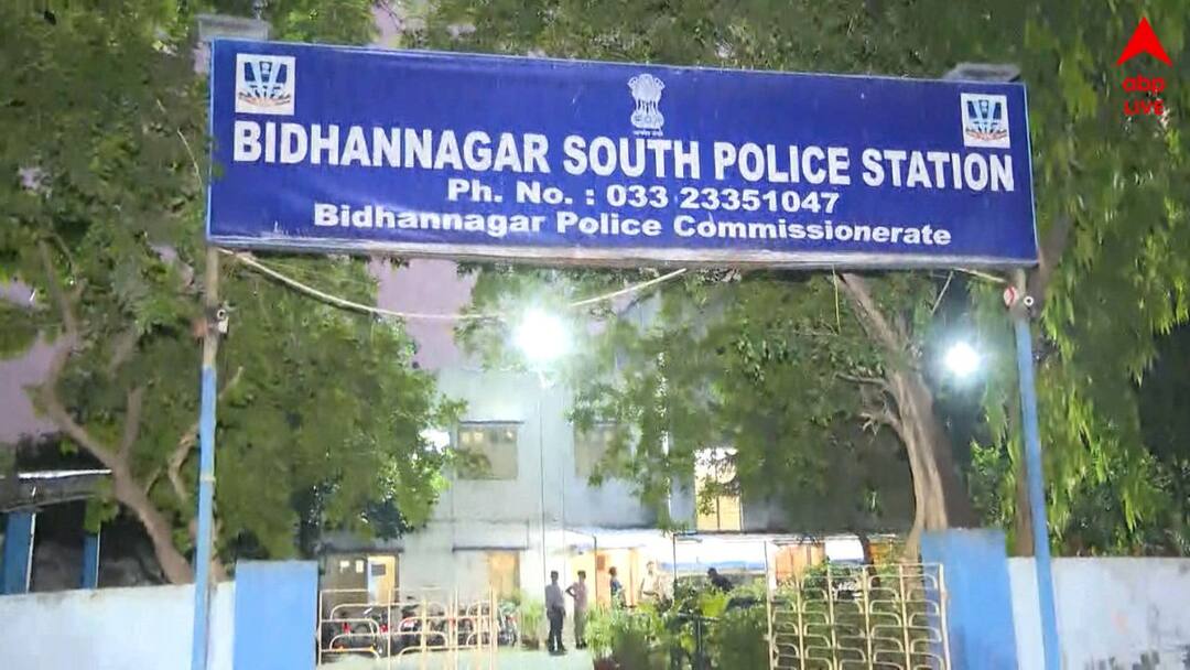 Kolkata woman attacked with brick at chingrighata over tussle on parking Kolkata News: চিংড়িঘাটায় পার্কিং বিবাদ ! জামিন পেয়েই মহিলাকে রাস্তায় ডেকে থান ইট দিয়ে বারবার আঘাত