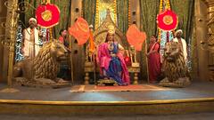 PHOTO: आईराजाचा उदो उदो! 'आई तुळजाभवानी'च्या दरबारात निवाड्यासाठी भक्तांची गर्दी, कुणाला न्याय मिळणार? कुणाचा संहार होणार?