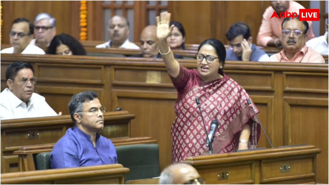 इन दो बड़ी योजनाओं पर टॉपअप दे रही है दिल्ली सरकार, जानें किन लोगों के होंगे मजे ही मजे Delhi government top up on big schemes like PM Kisan Samman Nidhi and PM Surya Ghar Yojana Know benefit इन दो बड़ी योजनाओं पर टॉपअप दे रही है दिल्ली सरकार, जानें किन लोगों के होंगे मजे ही मजे