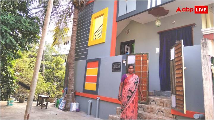 ऐसे लोगों के लिए प्रधानमंत्री आवास योजना-शहरी शुरू की गई है. इस योजना के तहत आप प्रधानमंत्री आवास के लिए अप्लाई कर सकते हैं. अगर आप पात्र हैं तो आपको अपना घर बनाने के लिए सरकार की ओर से आर्थिक सहायता दी जाएगी.