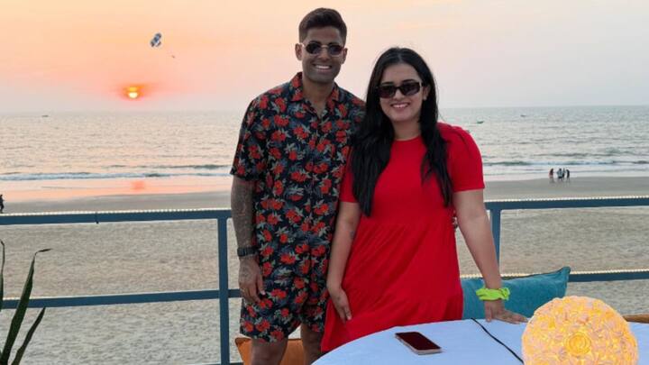 रिपोर्ट के मुताबिक सूर्यकुमार यादव ने देवनार के गोदरेज स्काई टेरेस में दो नए अपार्टमेंट खरीदे हैं. इसका कुल कार्पेट एरिया करीब 4222.76 स्क्वायर फीट है.