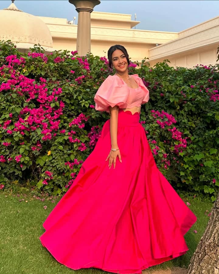 Reem's parent was married. Reem's mother is a Hindu and her father is a Muslim. His mother's name is Sheetal and father's name is Sameer Sheikh.