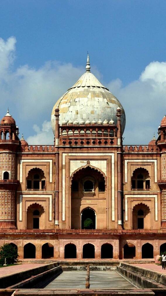 ईद पर फैमिली संग घूमने का है प्लान? दिल्ली के इन ऐतिहासिक मकबरों की करें सैर