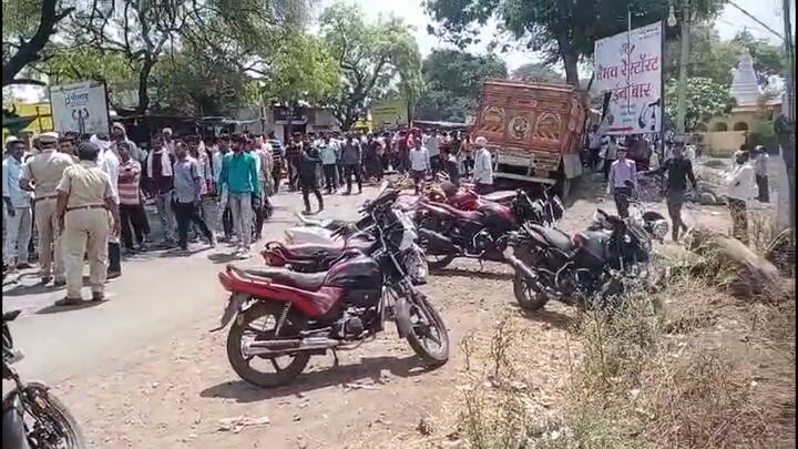 वाडेगाव या ठिकाणी मोठ्या प्रमाणात रस्त्यावर वर्दळ राहत असल्यामुळे या ठिकाणी सातत्याने अपघाताच्या घटना घडत असतात.