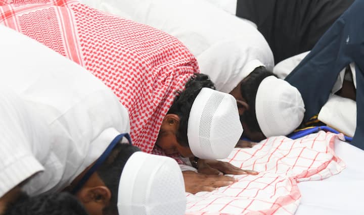 అల్లా చల్లని ఆశీస్సులతో అందరూ బాగుండాలని జగన్ కోరుకున్నారు.