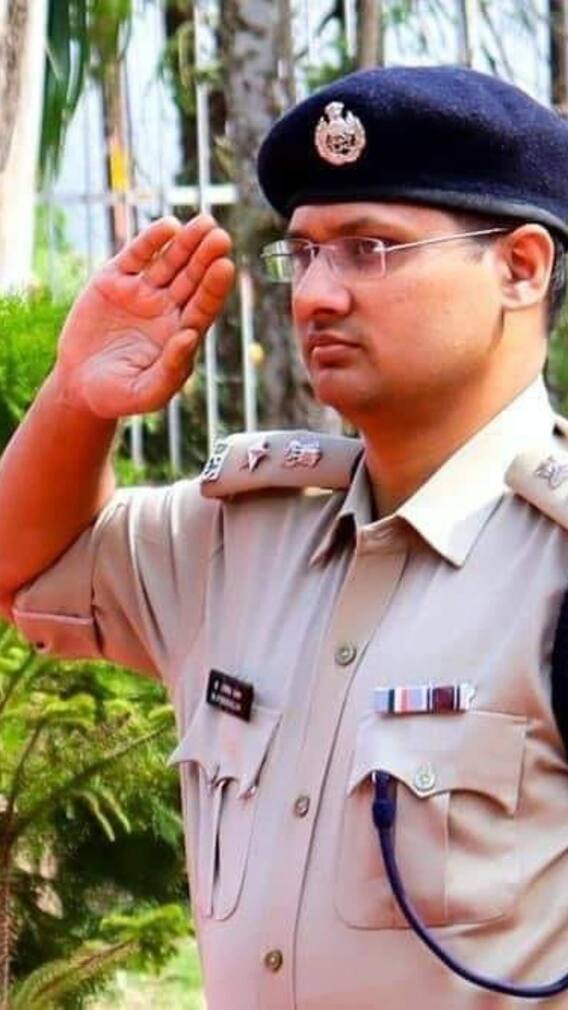IPS अभिषेक पल्लव कौन हैं? क्यों रहते हैं चर्चा में, घर पर CBI ने मारा छापा