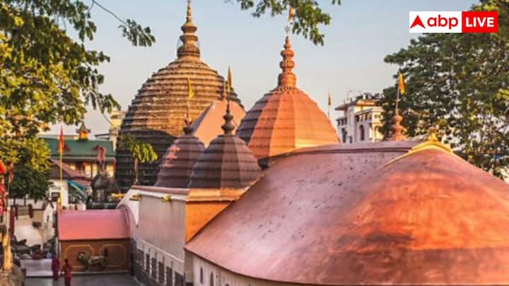 भारत में कई मंदिर हैं, कुछ मंदिर अपनी रचनात्मक कलाकृति के लिए जाने जाते हैं तो कई मंदिर अपने रहस्यमयी इतिहास के लिए. ऐसे कुछ मंदिरों के बारे में हम आपको बताने जा रहे हैं.