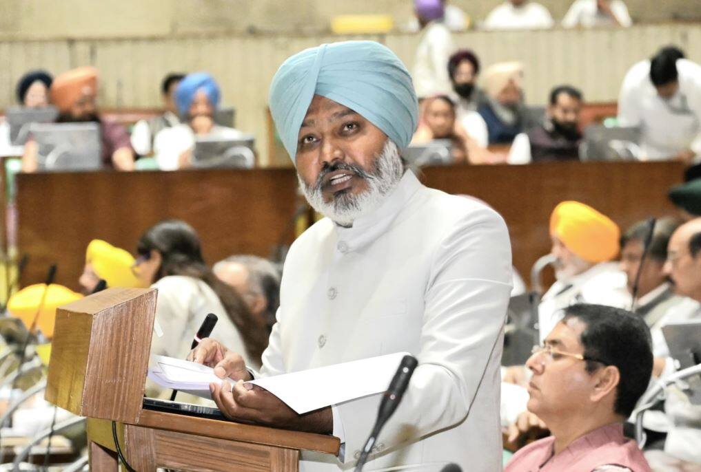 Defence budget of Rs 110 crore to stop drug smuggling across the border Punjab Budget 2025: ਸਰਹੱਦ ਪਾਰੋਂ ਨਸ਼ੀਲੇ ਪਦਾਰਥਾਂ ਦੀ ਤਸਕਰੀ ਰੋਕਣ ਲਈ 110 ਕਰੋੜ ਰੁਪਏ ਦਾ ਬਜਟ, ਐਂਟੀ-ਡਰੋਨ ਸਿਸਟਮ ਤੇ BSF ਨਾਲ ਤੈਨਾਤ ਕੀਤੇ ਜਾਣਗੇ ਹੋਮਗਾਰਡ ਦੇ ਜਵਾਨ