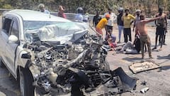 हजारीबाग हिंसा: 10 नामजद, 200 अज्ञात लोगों पर केस दर्ज, तस्वीरों में देखें हिंसा का खौफनाक नजारा