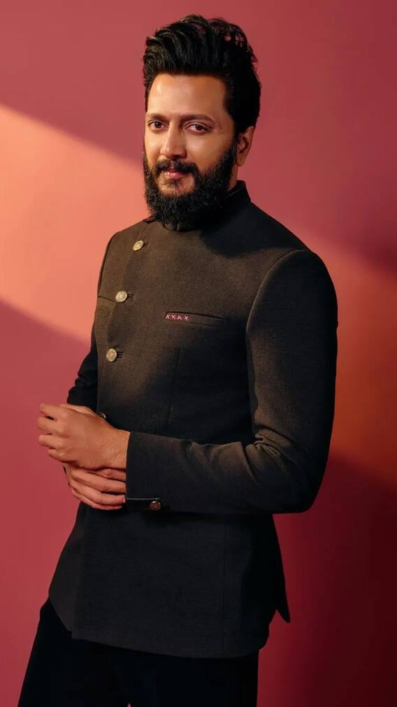 नौकरी छोड़ एक्टर बने ये सेलेब्स