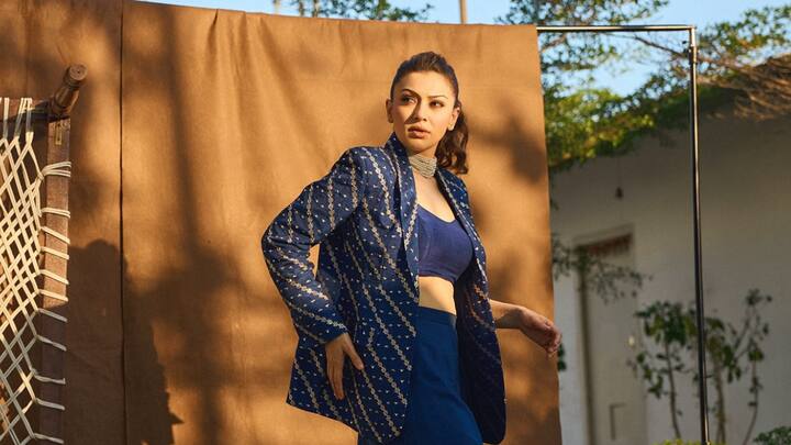 हंसिका मोटवानी हिमेश रेशमियासोबत आप का सुरूर या हिंदी चित्रपटात दिसली आहे. अभिनेत्री शेवटची गार्डियन या चित्रपटात दिसली होती.