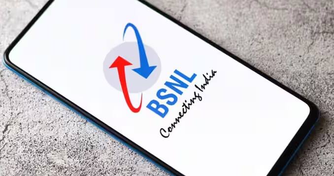 BSNLના CMD રોબર્ટ રવિએ જણાવ્યું હતું કે, 'અમે દિલ્હીમાં નેટવર્ક-એઝ-એ-સર્વિસ (NaaS) દ્વારા 5G નેટવર્ક લોન્ચ કરી રહ્યા છીએ અને હવે અમે તેને ઝડપથી વિસ્તૃત કરવાની યોજના બનાવી રહ્યા છીએ.'