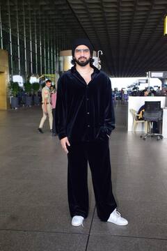 परिवार से सारे रिश्ते तोड़ने के बाद एयरपोर्ट पर स्पॉट हुए अमाल मलिक, चेहरे पर दिखी उदासी