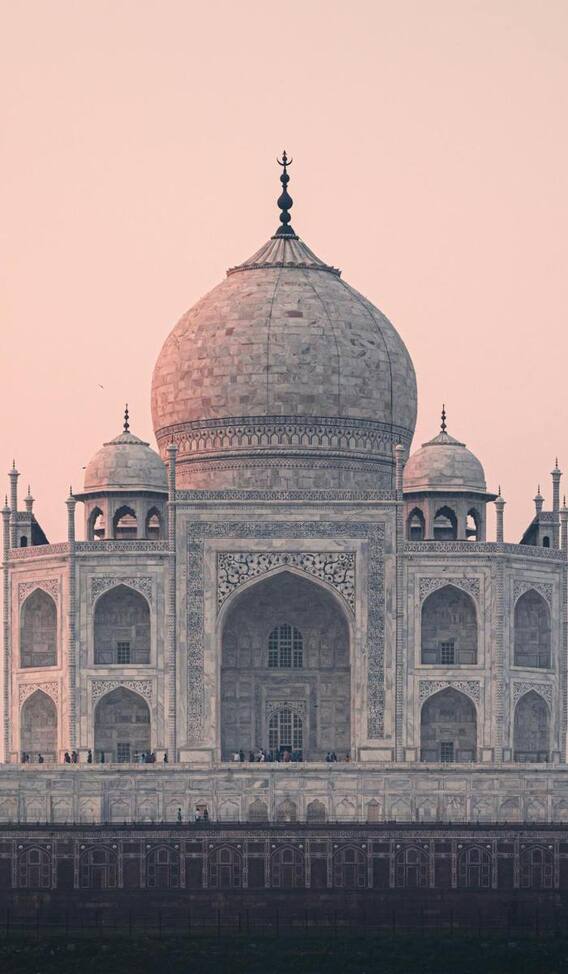 आगरा में ताजमहल के अलावा यह भी है पर्यटक स्थल