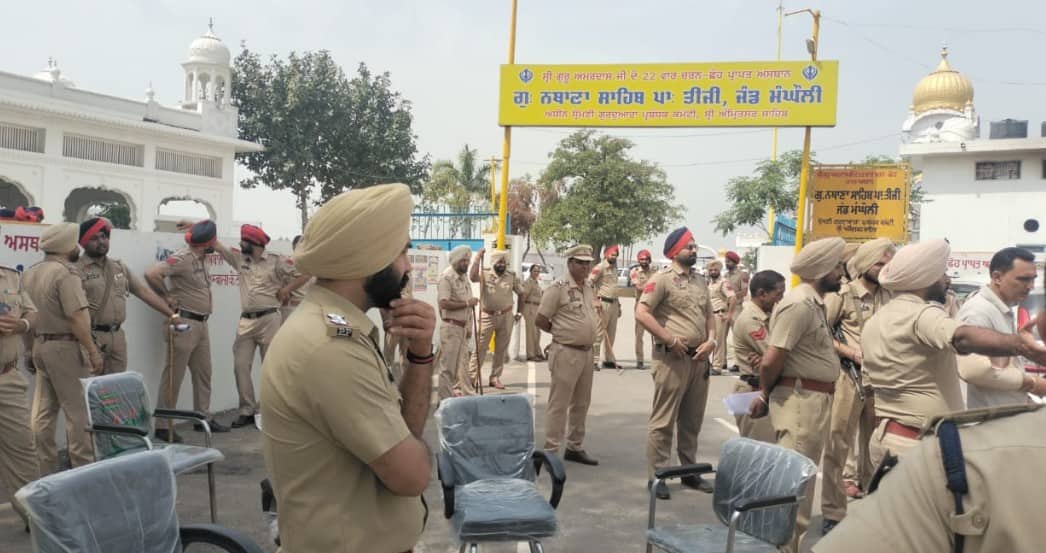 ਕਿਸਾਨਾਂ ਦੀ ਪੁਆਦ ਸਦਭਾਵਨਾ ਇਕੱਤਰਤਾ ਤੋਂ ਪਹਿਲਾਂ ਪੁਲਿਸ ਛਾਉਣੀ 'ਚ ਤਬਦੀਲ ਹੋਇਆ ਘਨੌਰ, ਚੱਪੇ-ਚੱਪੇ 'ਤੇ ਪੁਲਿਸ ਮੁਲਾਜ਼ਮ ਤੈਨਾਤ